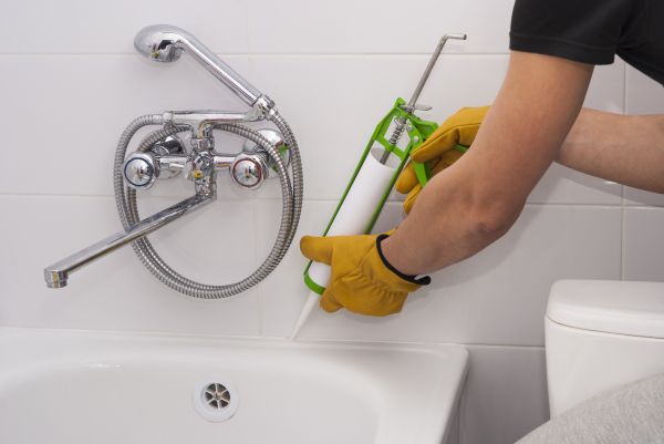 Bathtub Caulking in East Lansing